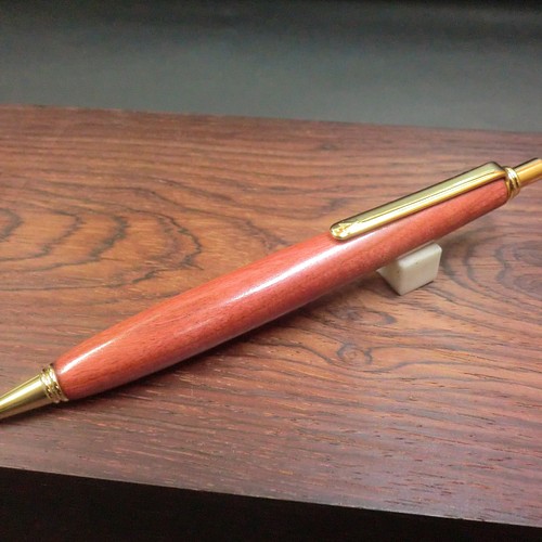 ピンクアイボリー木軸シャープペンシル0.5㎜芯 ペン・筆記用具