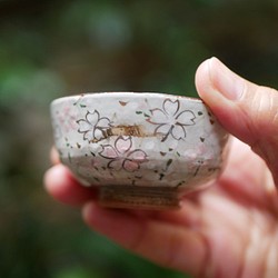 ぐい呑み　桜（B）　陶器　京焼　 1枚目の画像