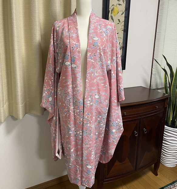 着物リメイク　振り袖羽織　春の花柄ピンク　（裏付き） 1枚目の画像
