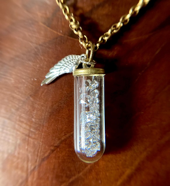 ハーキマーダイヤモンドのネックレス　選べるシルバー製チャーム付き 1枚目の画像