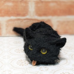 羊毛フェルト　「ツチノコみたいな黒い子猫」　オブジェ 3枚目の画像