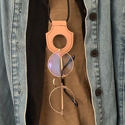 POPO- 眼鏡 項鍊 兩用 設計款-粉紅 第1張的照片