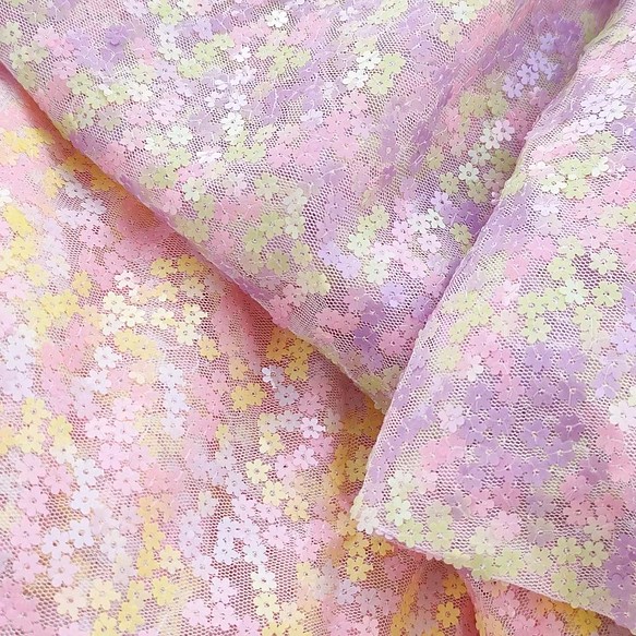 チュ-ルレース　3m x 1.3m 桜　紫陽花スパンコールの花刺繍レース　生地　 1枚目の画像