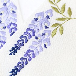 惜春に咲く青紫藤～オフホワイト生地に青藤～ 1枚目の画像