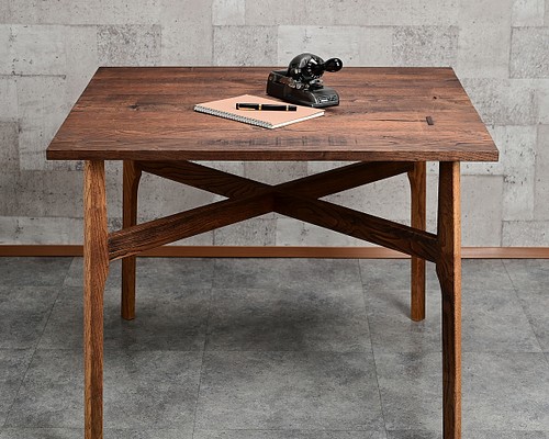 古材で作った四角テーブル 木材_天板：栗材（くり）／脚部