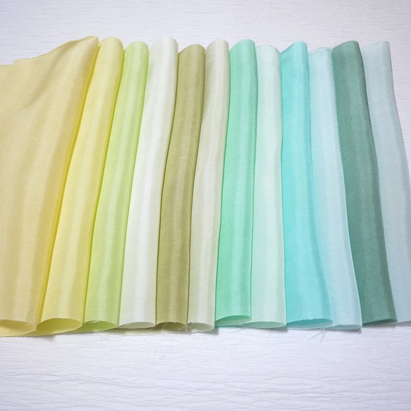 (L-01) 純絲身裡（和服裡） 手染身裡 12 件條套裝綠色 Tsumamizaiku 布 第1張的照片