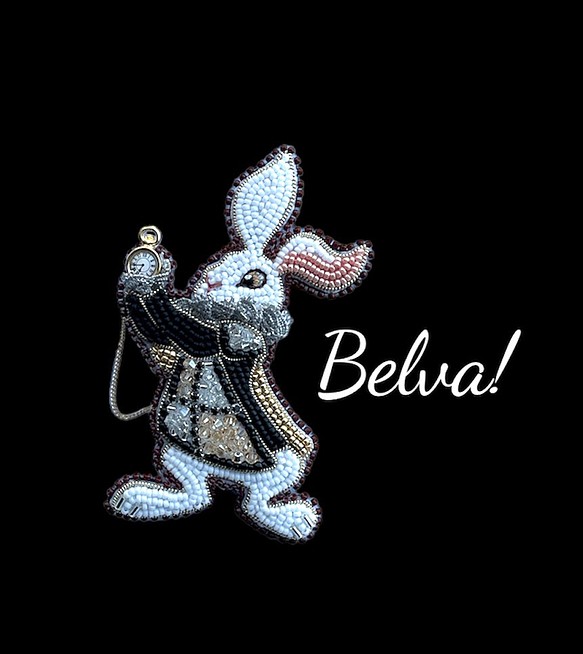 ビーズ刺繍のブローチ　-白ウサギ(ブラックジャケット)-rabbit 1枚目の画像