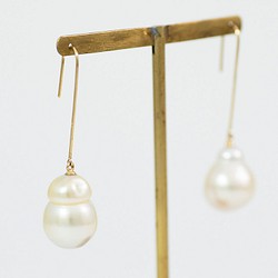 south sea gold pearl / K18YG pierce 【hook pierce】 1枚目の画像