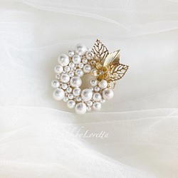 Leaf flower × quartz cotton pearl volume circle brooch 1枚目の画像