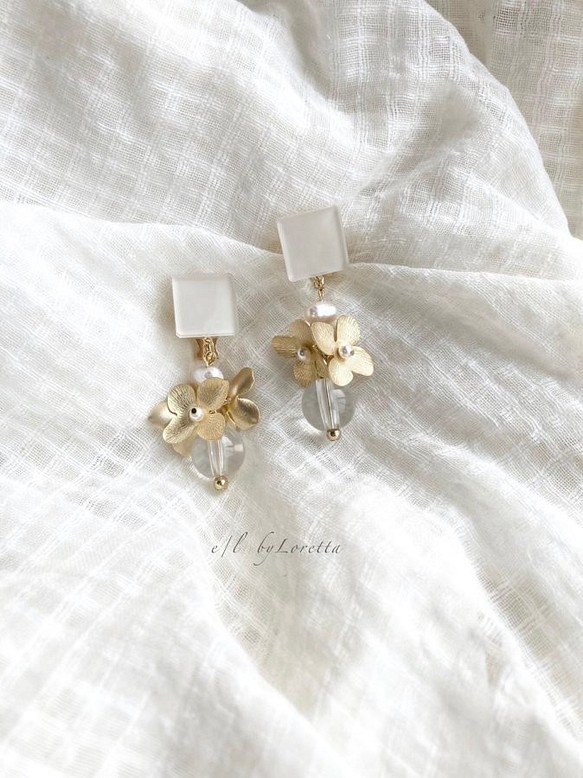 Color Square mat flower tassel pierce/earring(Off-white) 1枚目の画像