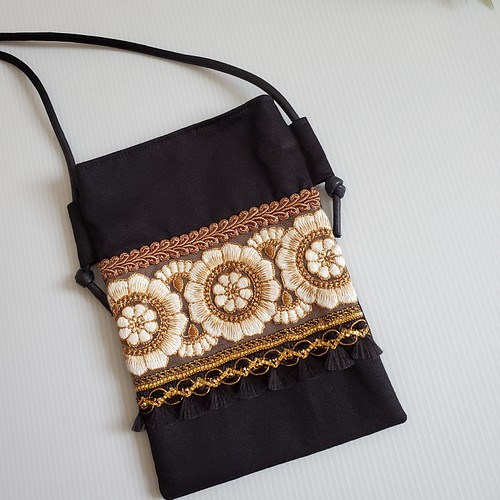 no.45】インド刺繍リボンのスマホポシェット サコッシュ バッグ-