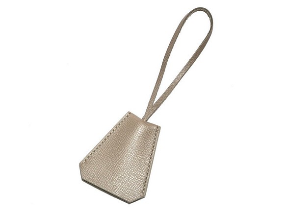 Clochette bag charm / クロシェット バッグチャーム キーケース グレーベージュ キーホルダー 1枚目の画像