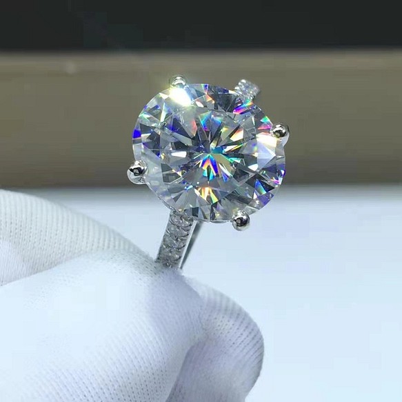newデザイン】輝くオーバル モアサナイト ダイヤ リング K18WG 指輪