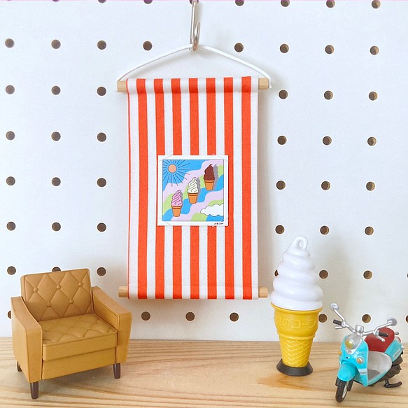 ミニチュアタペストリー 「soft cream day × orange stripe」ミニシール付き 1枚目の画像