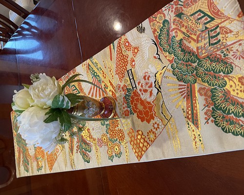 大人気 1627 豪華な花嫁衣装の丸帯から作ったタッセル付き正絹テーブル