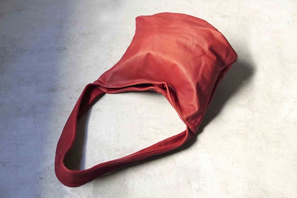 吸い付くようなタッチ感⁂軽く柔らかい袋タイプ・ＬＵＡ(ＬＡ００1)＃ロングショルダー#redbrown 1枚目の画像
