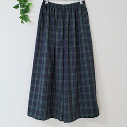 スカート見えのゆったりパンツ　ネイビー×グリーン チェック 1枚目の画像