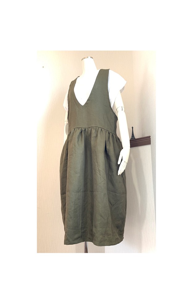 大人かわいい　リネン100%生地 オリーブカラージャンパースカート 1枚目の画像