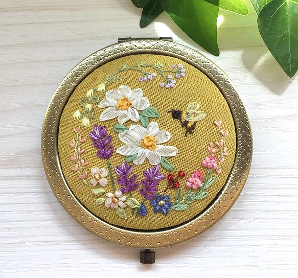 ハチ 春 ミラー 手鏡 ハンドメイド リボン 手刺繍 刺繍 プレゼント