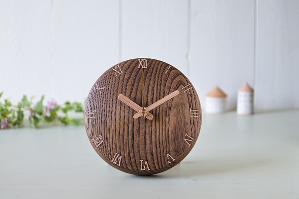 栗の木の丸時計150φ 置時計兼用タイプ　ダークブラウン仕上げ　ローマ数字ⅠⅡⅢ 1枚目の画像