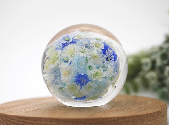 《新作》『flower garden ペーパーウエイト-pail blue』 ガラス ガラスの花　母の日　　 1枚目の画像