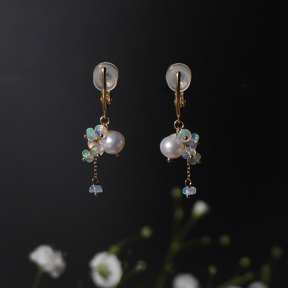 #946E_op Akoya 珍珠和珍貴蛋白石蓬鬆柔軟觸感耳環 第1張的照片