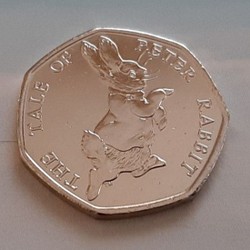 イギリスのコイン ビアトリクス・ポター ピーターラビット 8g 27mm 英国 50ペンス エリザベス女王 雑貨・その他 Daniel  通販｜Creema(クリーマ)