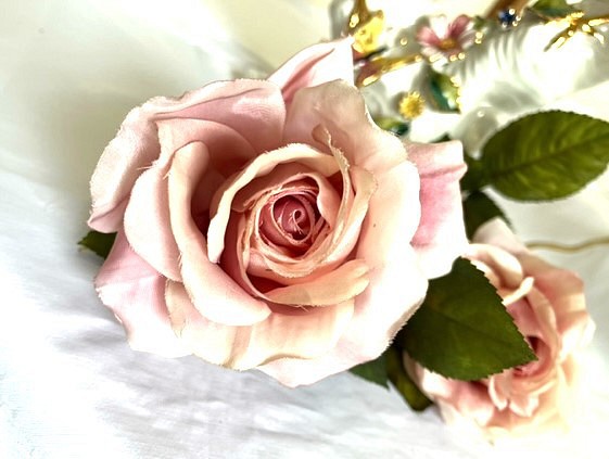染花・布花・アートフラワー 春の歌① 薔薇１枝 玄関・和洋の空間 