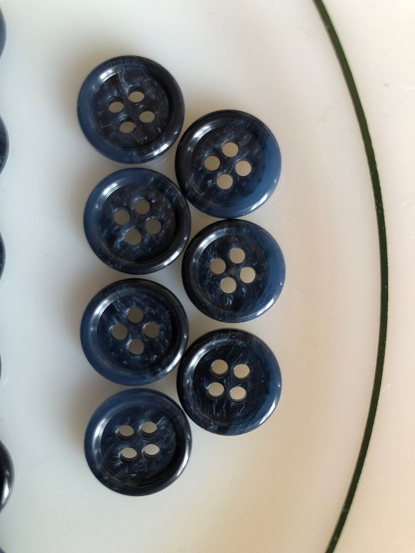アンティーク ボタン 7個　ビンテージ 昭和 レトロ 個性的 ハンドメイド素材 日本製 ポップ アクセ ネイビー 1枚目の画像