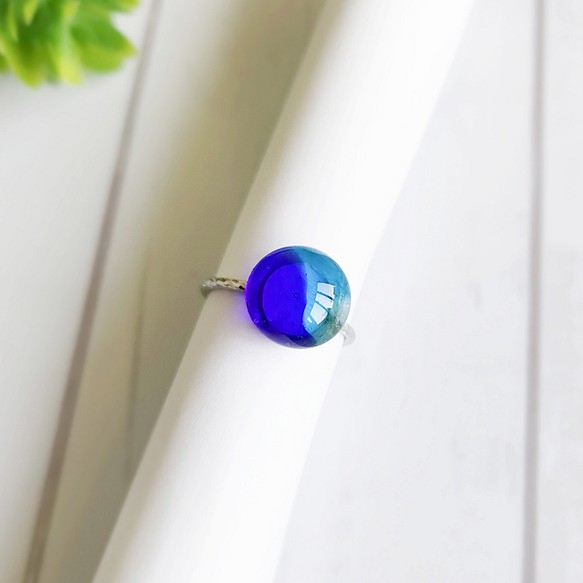 琉球ガラスのリング【青と水色】 1枚目の画像