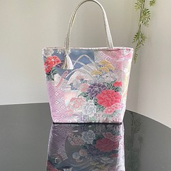 帯リメイクバッグ　丸文に花々ピンク　トートバッグM  和装バッグ　和装バッグ 1枚目の画像