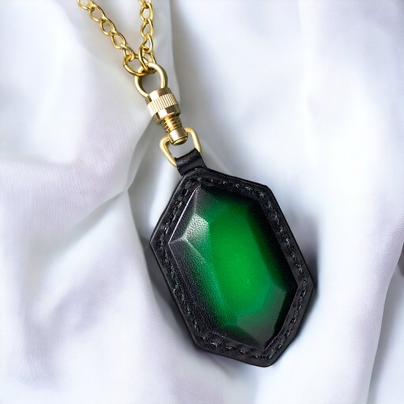 【Polyto】皮革寶石鑰匙扣（綠色）包包掛飾 第1張的照片