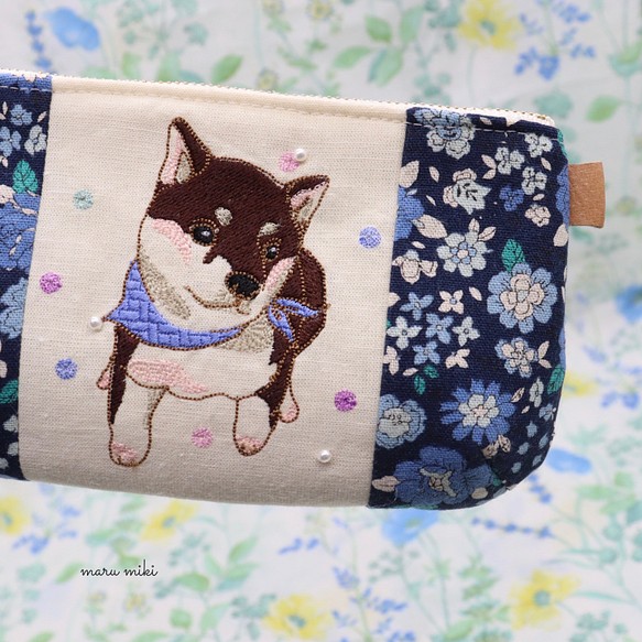 柴犬好きさんのための刺繍 ポーチ 】黒柴 豆柴 ポーチ maru_miki 通販