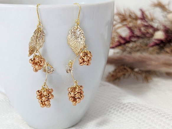 純銀ダイヤいっぱいの木の葉真珠のイヤリングです | senzare.com