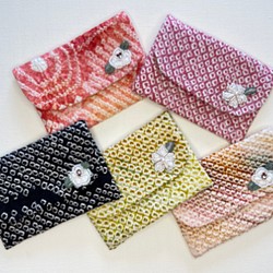 正絹　絞りのカードケース　ビーズ刺繍　着物リメイク　黄色　桜 1枚目の画像