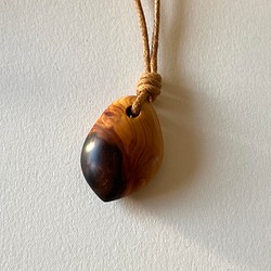 輝く木魂『縁起の良い一位の木のお守りネックレス』 1枚目の画像