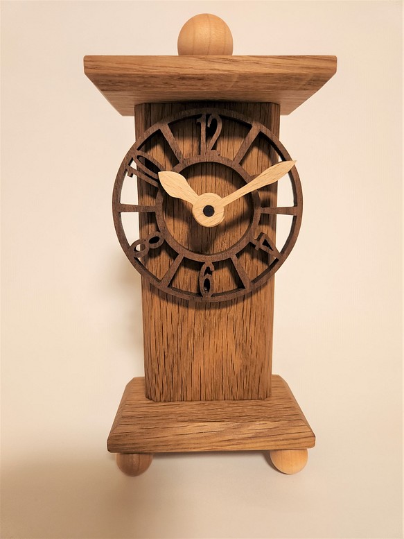 無垢材　木の置き時計　アラビア数字 1枚目の画像