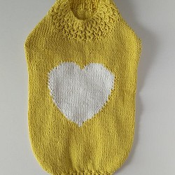 黄色の糸に白でハート柄を編み込んだドレスセーター(SS-2174） 1枚目の画像