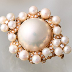 真珠の目（マベ・パールのデザインブローチ） 1枚目の画像