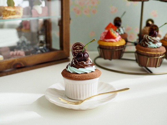 チョコミントのカップケーキ小物入れ 1枚目の画像