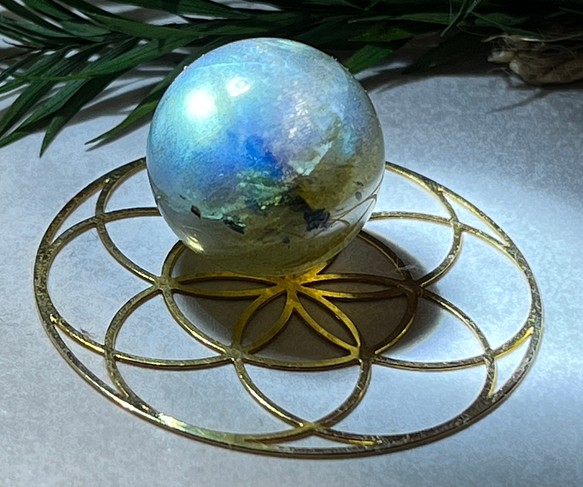 【宇宙エネルギー】虹　ラブラドライト　レインボー　タンブル　スフィア　原石 1枚目の画像