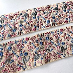 【50cm】インド刺繍リボン　ベージュxブルー　シルク　SS715 1枚目の画像