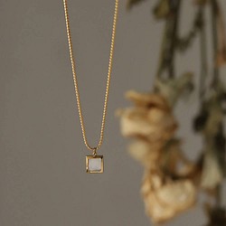 white shell square necklace R4N026 1枚目の画像
