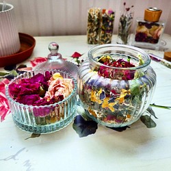 薔薇と、季節のドライフラワーの手毬瓶セット 1枚目の画像