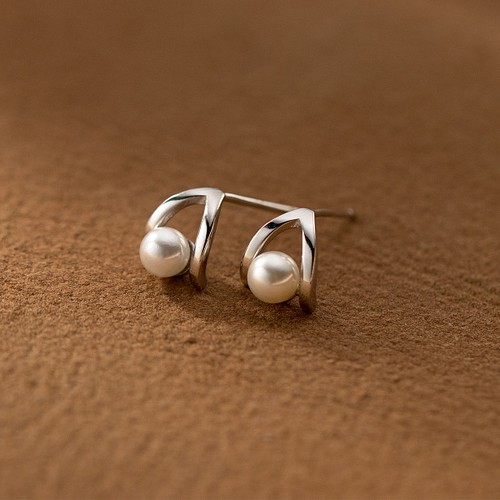 送料無料] K18 Mini twin w Akoya Pearl stud earrings(PE004) ピアス