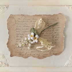 〈染め花〉スズランとスミレとくしゅくしゅリボンのコサージュ(オフホワイト) 1枚目の画像