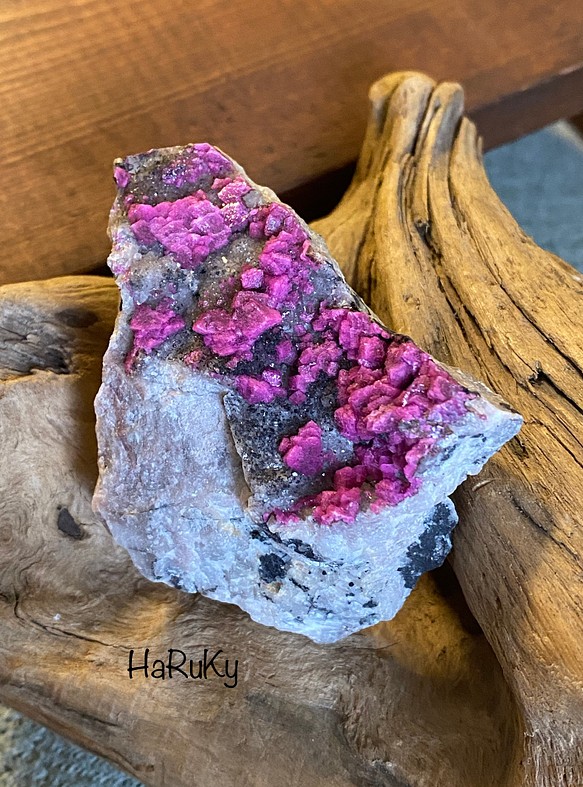 ピンクの群生♡ ピンクコバルトカルサイト コバルトカルサイト 04 天然石 原石 1枚目の画像