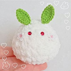 Yuanyuan Snow Rabbit 人形は装飾品を追加したり、色や手作りの編み糸を変更したりカスタマイズできます。 1枚目の画像