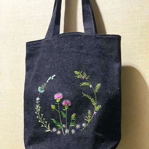 帆布のトートバッグ 手刺繍 春の花 A4サイズ ロイヤルネイビー トート