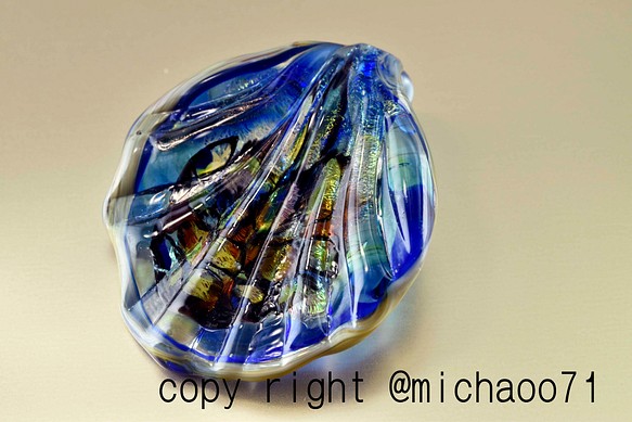 創作トンボ玉　 shell 型　アートガラスのジュエリー　ネックレス(10756-489min）作家物一点物 1枚目の画像